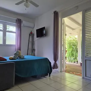  Hébergement de vacances Ti Jit La